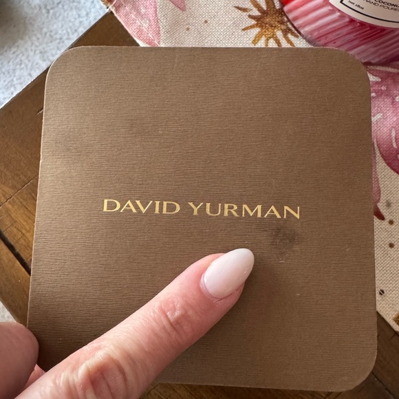 David Yurman CABLE CROSS PENDANT NECKLACE
18K Yellow Gold, 17.5mm - Picture 7 of 9